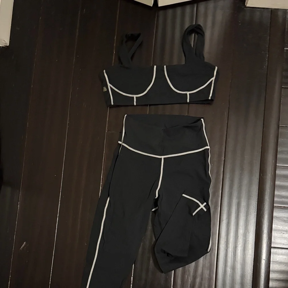 WeWoreWhat Matching Workout Set - Picture 1 of 4
